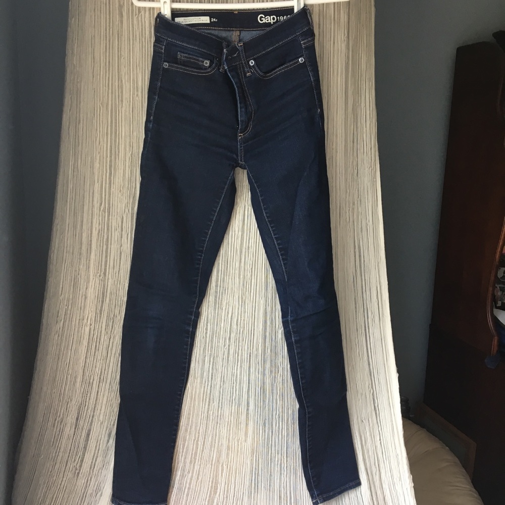Dark wash high rise GAP skinny jeans